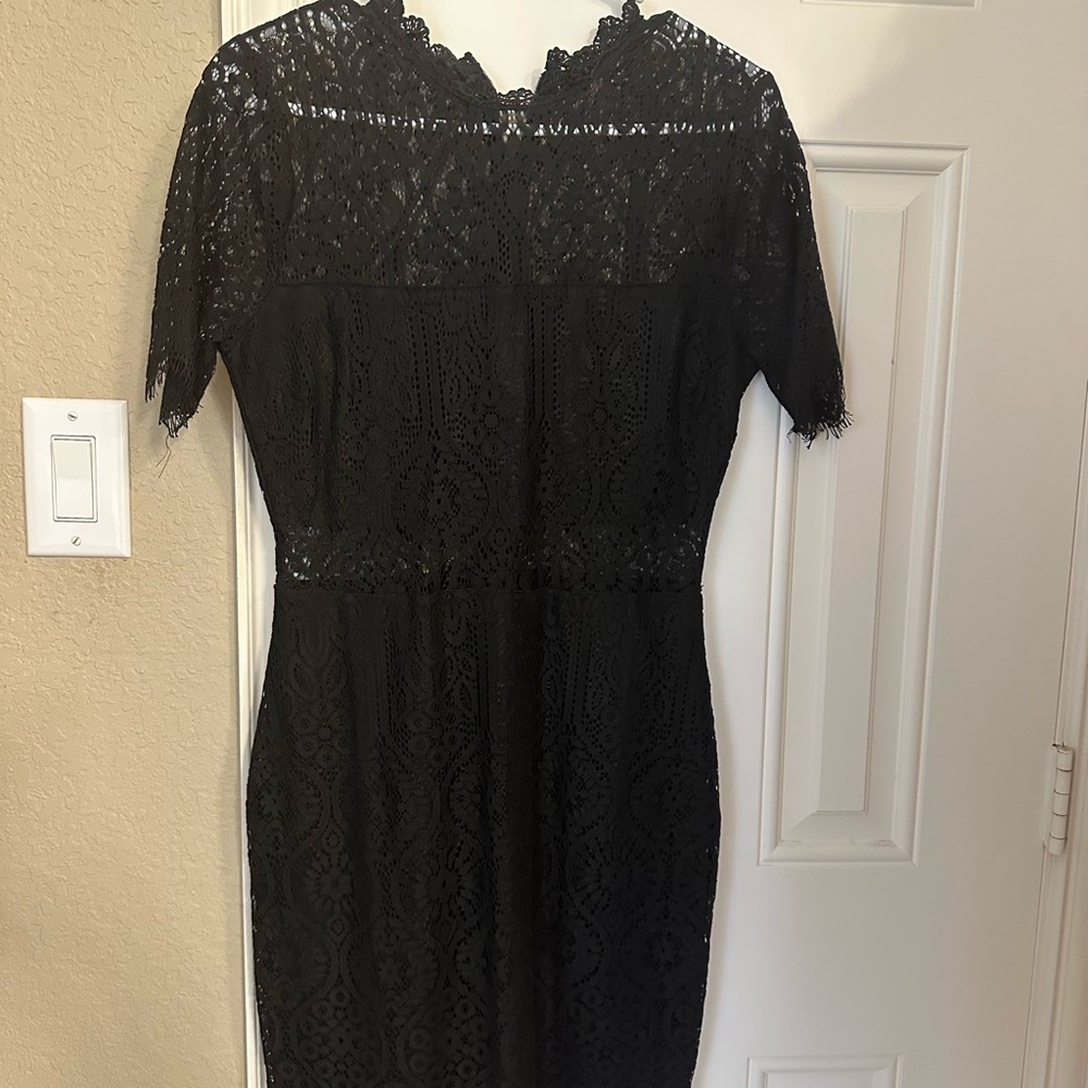 Lulu's Black Sheath Dress Flutter Sleeve Crew Neck